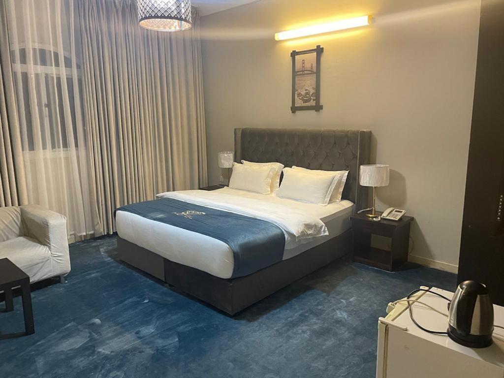 ראביג Crystal Blue Hotel מראה חיצוני תמונה